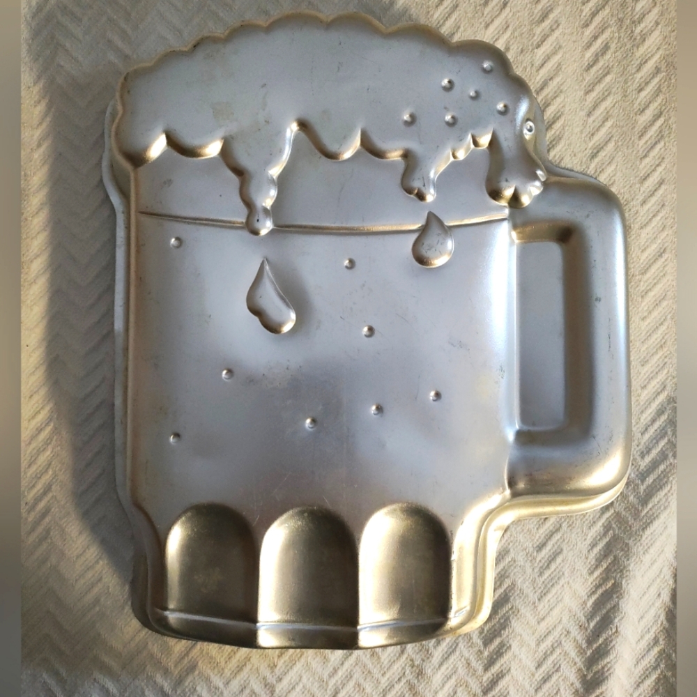 Wilton beer mug cake pan
